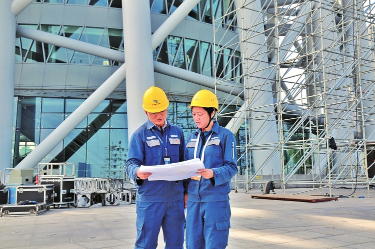 　　
廣州供電局為論壇會場之一的廣州塔制定了細(xì)致的用電保障方案?！↑S凱昕 攝

　　12月6日至8日，2017年《財(cái)富》全球論壇在廣州召開