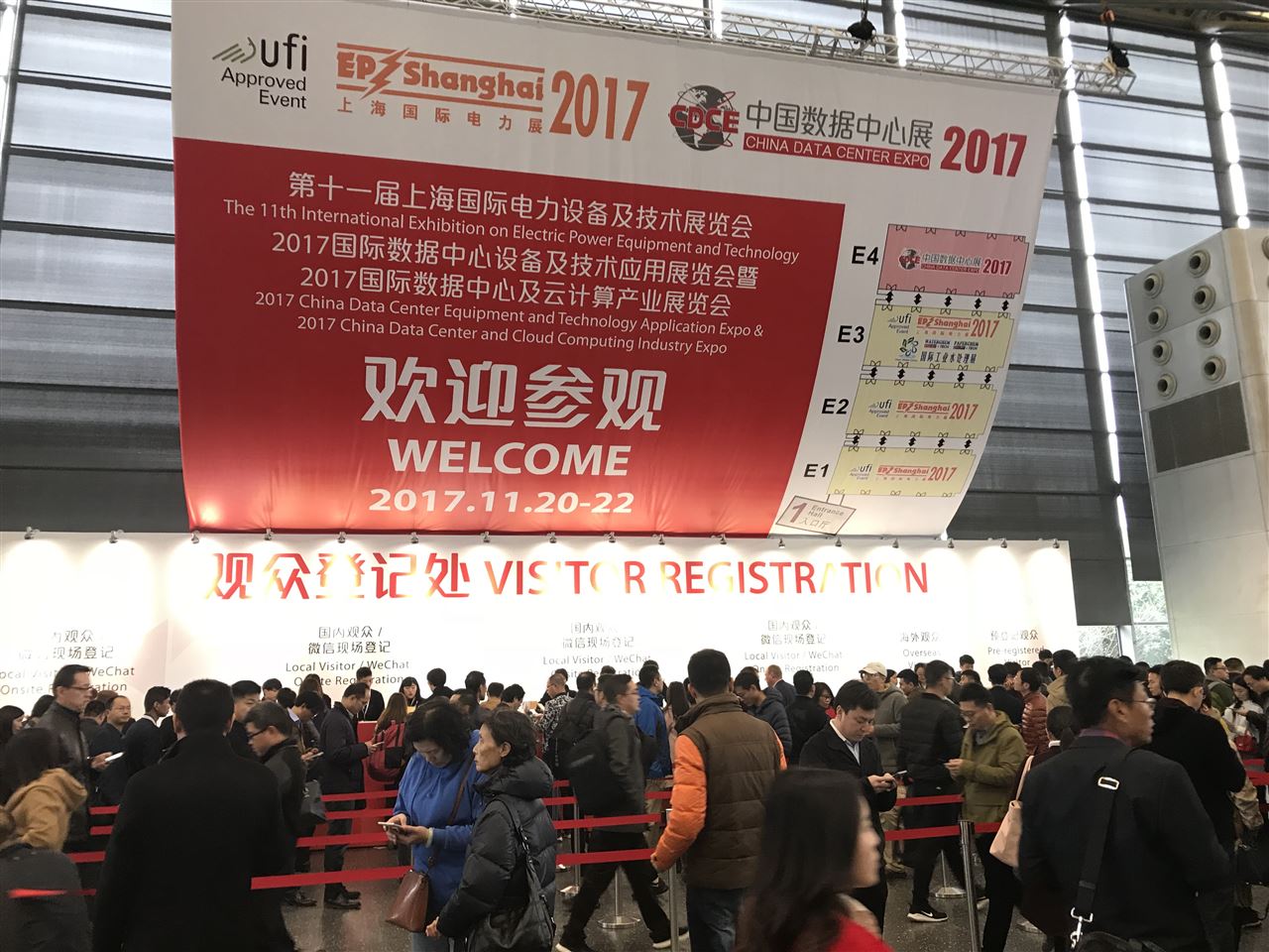 　　根據(jù)中國傳感器市場(chǎng)現(xiàn)狀調(diào)研與發(fā)展趨勢(shì)分析報(bào)告顯示，我國的傳感器技術(shù)及其產(chǎn)業(yè)取得了長足進(jìn)步。目前我國已有1700多家從事傳感器的生產(chǎn)和研發(fā)的企業(yè)，他們積極生產(chǎn)創(chuàng)新，不斷生產(chǎn)出優(yōu)質(zhì)的產(chǎn)品，推動(dòng)著經(jīng)濟(jì)的發(fā)展和科技的進(jìn)步