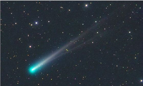 　　據(jù)物理學家組織網(wǎng)消息稱，歐空局“羅塞塔”號彗星探測器上質(zhì)譜儀收集了35000多顆塵粒，其中包含人們已知的最原始、富含碳的物質(zhì)，經(jīng)分析后得到了彗星67P/楚留莫夫-格雷西緬科的化學成分列表。研究人員表示，這顆彗星的成分自太陽系形成至今，幾乎沒有變化