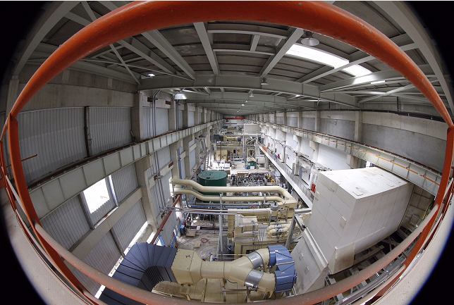 　　2017年12月7日，GE和華能集團于廣西桂林舉行慶典儀式，慶祝華能桂林分布式能源項目(以下簡稱“華能桂林項目”)正式進行商業(yè)運營。華能桂林項目配置了三臺GE 6F.01燃?xì)廨啓C，采用燃?xì)?蒸汽聯(lián)合循環(huán)冷、熱、電三聯(lián)供模式，發(fā)電總裝機21萬千瓦、年發(fā)電量逾10億千瓦時，燃料利用效率可達81.15%