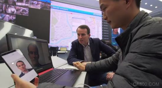 
                    
	   




	  BBC記者挑戰(zhàn)中國天網(wǎng)  潛逃7分鐘后被抓獲

  
  潛逃7分鐘，就通過互聯(lián)監(jiān)控攝像頭被抓獲！這不是電影《速度與激情7》中的“天眼”系統(tǒng)，而是我國的“天網(wǎng)工程”。
  
  據(jù)英國廣播公司（BBC）當?shù)貢r間12月10日報道，BBC記者約翰·蘇德沃斯在我國貴陽體驗了這項“天網(wǎng)工程”，在被手機拍下一張面部照片后