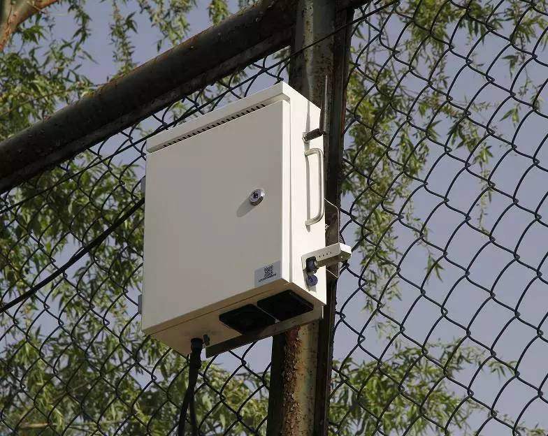 　　近日，記者從山東濟(jì)南市環(huán)保局了解到，今年1-11月份，濟(jì)南市PM10、PM2.5、二氧化硫、二氧化氮同比改善10.9%、12.4%、39% 和4.1%，良好以上天數(shù)達(dá)到172天。截至目前，氣代煤電代煤改造任務(wù)已基本完成11萬戶，完成全部7190家“散亂污”企業(yè)清理整治