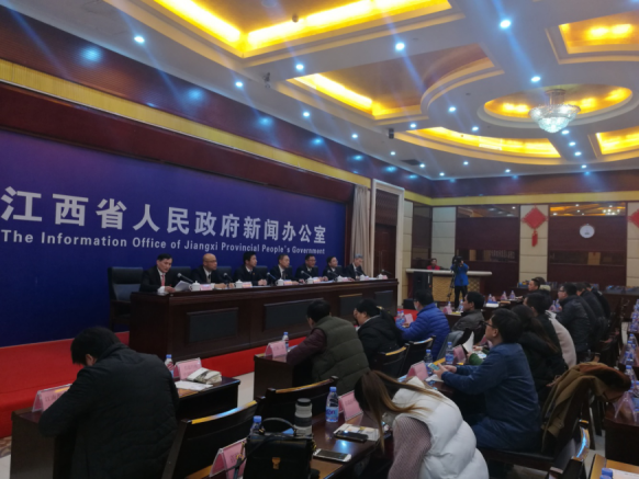 
            	江西省政府新聞辦、國網(wǎng)江西省電力有限公司于12月12日在省政府新聞辦新聞發(fā)布廳召開2017年國家電網(wǎng)服務地方經(jīng)濟社會發(fā)展新聞發(fā)布會。會議由省政府新聞辦新聞發(fā)布處調研員崔遠程主持，國網(wǎng)江西省電力有限公司黨委委員、副總經(jīng)理張志立介紹2017年全省電力供應保障、服務情況和下一步工作舉措