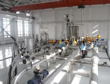 　　近日，經(jīng)國家質(zhì)檢總局科技委評審，江蘇常州市計(jì)量所申請的“實(shí)時(shí)動態(tài)溫度補(bǔ)償式油流量標(biāo)準(zhǔn)裝置的研發(fā)”項(xiàng)目獲得立項(xiàng)(編號：2017QK127)。  (圖片來自網(wǎng)絡(luò)，侵刪) 　　隨著石油工業(yè)的發(fā)展和世界能源價(jià)格的持續(xù)走高，石油流量計(jì)量的科學(xué)性、準(zhǔn)確性成為貿(mào)易各方關(guān)注的焦點(diǎn)