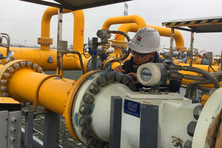 　　浙江省計量院在對用能單位能源計量審查的過程中發(fā)現(xiàn)，很多企業(yè)都存在在線計量器具無法溯源檢測的問題。這個問題不僅困擾企業(yè)，有些也是困擾檢測機(jī)構(gòu)的技術(shù)性難題