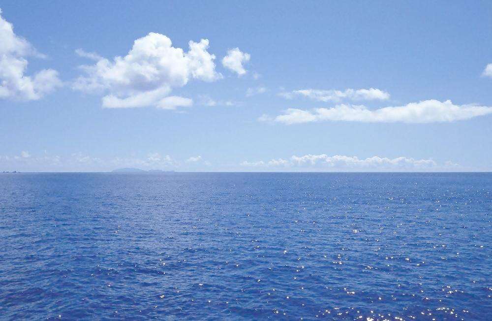 　　近年來(lái)，廣東茂名市各級(jí)海洋部門(mén)在市委、市政府正確領(lǐng)導(dǎo)及省海洋與漁業(yè)廳指導(dǎo)下，積極加強(qiáng)監(jiān)測(cè)隊(duì)伍建設(shè)，全面提升科技服務(wù)水平，大力推進(jìn)監(jiān)測(cè)事業(yè)發(fā)展，為茂名市做好海洋環(huán)境監(jiān)測(cè)、海洋生態(tài)保護(hù)工作提供強(qiáng)有力的技術(shù)支撐。  (圖片來(lái)自網(wǎng)絡(luò)，侵刪) 　　海洋生態(tài)環(huán)境監(jiān)測(cè)評(píng)價(jià)是認(rèn)知海洋的重要途徑，是海洋事業(yè)發(fā)展的基礎(chǔ)，是各級(jí)政府保護(hù)海洋環(huán)境的重要管理手段