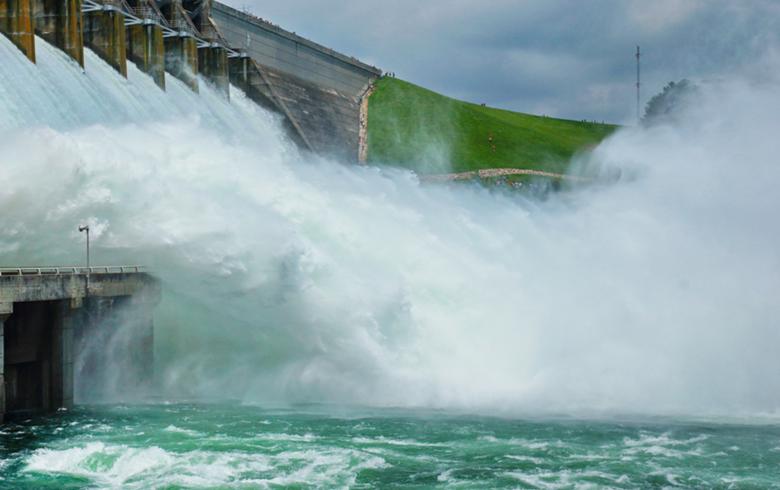 
            	日前，德國和加納已簽署1億歐元的雙邊協(xié)議，以支持加納可再生能源項目的私人投資。德國和加納簽署1億歐元可再生能源合作協(xié)議加納當?shù)孛襟w報道，德國總統(tǒng)施泰因邁爾對加納進行為期三天的訪問期間，兩國簽署了投資和改革合作協(xié)議