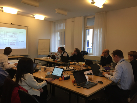 　　2017年12月4日～8日IEC/TC65/WG16“數(shù)字工廠”在德國美因茨召開工作組會議，來自德國、美國、法國、中國、日本等國的11名專家出席了此次會議，儀綜所所副總工王春喜博士作為中國專家參加了會議。  圖為會議現(xiàn)場