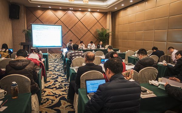 　　全國電磁兼容標準化技術(shù)委員會高頻現(xiàn)象分技術(shù)委員會(以下簡稱B分會)二屆三次會議于2017年12月7日至8日在江蘇蘇州市召開。上海市質(zhì)量技術(shù)監(jiān)督局標準化處、全國電磁兼容標準化技術(shù)委員會秘書等相關(guān)人員出席了會議，來自企事業(yè)單位、科研院所的49名會議代表參加了會議