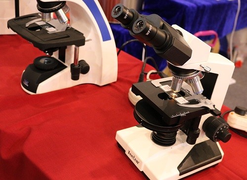 
            	近年來，納米科學(xué)技術(shù)的迅猛發(fā)展推動(dòng)了眾多學(xué)科的進(jìn)步與更新。對(duì)儀器儀表行業(yè)來說，環(huán)境化學(xué)、生命科學(xué)等學(xué)科的發(fā)展也對(duì)儀器產(chǎn)業(yè)提出了更嚴(yán)峻的挑戰(zhàn)