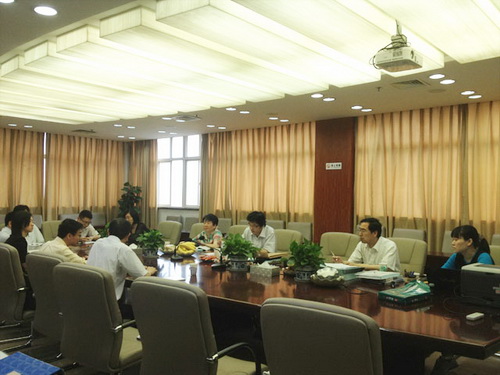 　　12月20日，質檢總局計量司在北京主持召開了“國家碳纖維產業(yè)計量測試中心”申報工作專家評審會，該項申報工作順利通過國家質檢總局立項專家評審。國家質檢總局計量司副司長杜躍軍、處長朱美娜、山東省質監(jiān)局副局長賈峰出席會議