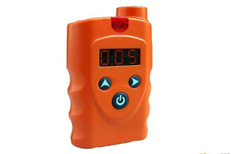 　　2017年11月1日，中國科學(xué)院半導(dǎo)體研究所潘教青研究員承擔(dān)的國家重點研發(fā)計劃戰(zhàn)略性先進(jìn)電子材料專項項目“有源紅外氣體傳感材料與器件及應(yīng)用”啟動會在在北京西郊賓館召開。此次會議在科技部高技術(shù)研究發(fā)展中心指導(dǎo)下由我所主辦