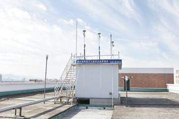 　　近日，湖北十堰市環(huán)保局副局長蔡光耀組織驗收專家組一行五人到鄖西縣對五龍河大道環(huán)境空氣自動監(jiān)測站開展驗收，專家組實(shí)地查看了現(xiàn)場情況，聽取了鄖西縣環(huán)保局主要負(fù)責(zé)人匯報鄖西縣五龍河大道環(huán)境空氣自動監(jiān)測站建設(shè)及運(yùn)行情況，審閱了相關(guān)資料。  (圖片來自網(wǎng)絡(luò)，侵刪) 　　驗收組一致認(rèn)為，湖北十堰市鄖西縣五龍河大道環(huán)境空氣自動站選址科學(xué)合理，站點(diǎn)檢測結(jié)果能夠準(zhǔn)確、真實(shí)反映鄖西縣城區(qū)東部區(qū)域環(huán)境質(zhì)量狀況；自動站所選設(shè)備先進(jìn)齊全，項目主要儀器設(shè)備性能指標(biāo)測試結(jié)果符合國家相應(yīng)技術(shù)規(guī)范要求；自