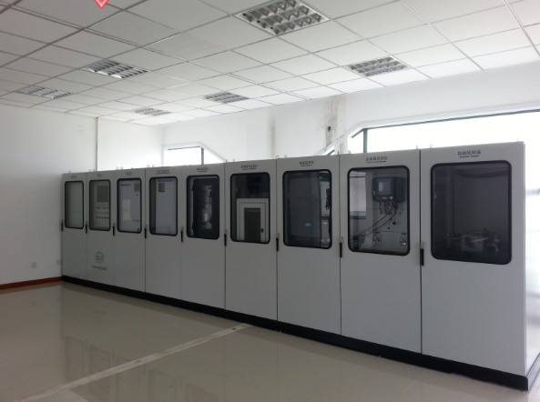 　　12月26日，記者從湖北十堰市環(huán)保局獲悉，十堰市正在籌建6座國家地表水考核斷面水質(zhì)自動監(jiān)測站，目前已完成選址等工作，計劃明年5月完成站房建設(shè)，明年7月投入運營。  (圖片來自網(wǎng)絡(luò)，侵刪) 　　國家地表水環(huán)境質(zhì)量監(jiān)測網(wǎng)水質(zhì)自動監(jiān)測站的監(jiān)測數(shù)據(jù)，將作為國家地表水環(huán)境質(zhì)量監(jiān)測網(wǎng)水質(zhì)自動預(yù)警及國家對地方水環(huán)境質(zhì)量評價、《水污染防治行動計劃》目標(biāo)考核的重要依據(jù)，并于2018年7月底前根據(jù)建站條件基本完成水質(zhì)自動監(jiān)測站建設(shè)