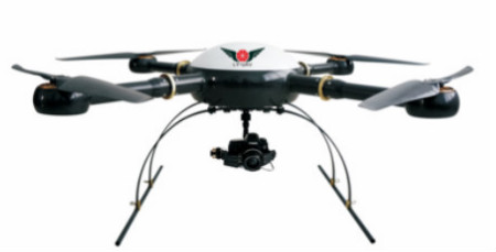 　　走進山東龍翼航空科技有限公司，車間內(nèi)，電子裝備一部的技術人員正在裝配一架新研制出的固定翼無人機，而旁邊的復合材料一部，則有多名技術人員正在加緊生產(chǎn)配件……“公司目前已有7款智能多旋翼無人飛行器，2017年又成功研制出4款智能固定翼無人飛行器。”山東濟寧高新區(qū)駐園企業(yè)山東龍翼航空科技有限公司副總經(jīng)理劉宇輝說