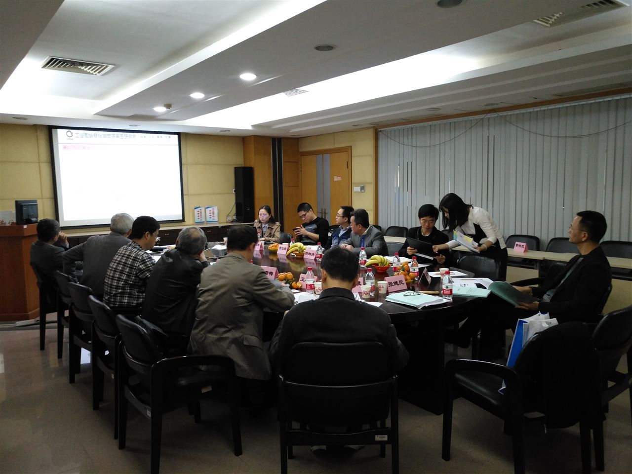 　　應工業(yè)和信息化部電子第五研究所申請，2017年12月28日，廣東省測量控制技術與裝備應用促進會、廣州市儀器儀表學會聯(lián)合在廣東廣州組織并主持由工業(yè)和信息化部電子第五研究所的《數(shù)控系統(tǒng)可靠性保證與驗證技術研發(fā)與應用》、《隨鉆測量系統(tǒng)可靠性提升技術研究》兩項目科技成果鑒定會。  (圖片來自廣州市儀器儀表學會) 　　鑒定會由廣東省測量控制技術與裝備應用促進會、廣州市儀器儀表學會秘書長張健民高工主持，推選由華南理工大學劉桂雄教授、廣州機械科學研究院陳雪梅教授級高工、廣州中國科學院工