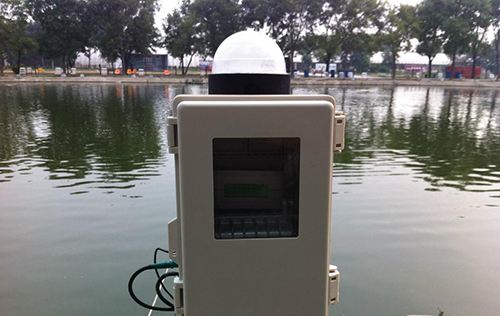 　　云南祿豐縣星宿江1989年設(shè)置了5個(gè)水質(zhì)監(jiān)測(cè)斷面，分別為螺絲河橋、水文站、騰龍橋、星宿江大橋、小江口，監(jiān)測(cè)數(shù)據(jù)積累了近30年， 該河流水質(zhì)狀況、變化趨勢(shì)已明晰；北甸河由于近年來(lái)勤豐鎮(zhèn)羊街片區(qū)工業(yè)發(fā)展較快等因素，納污承載力加重，為掌握該河流水質(zhì)現(xiàn)狀，自2015年起，祿豐縣環(huán)境監(jiān)測(cè)站按照上級(jí)主管部門指令在每年的枯、豐、平三個(gè)水期分別對(duì)北甸河出境斷面進(jìn)行一次水質(zhì)取樣分析，并對(duì)積累監(jiān)測(cè)結(jié)果進(jìn)行分析評(píng)價(jià)，目前，水質(zhì)狀況能基本說(shuō)清。  (圖片來(lái)自網(wǎng)絡(luò)，侵刪) 　　龍川江為過(guò)境河流，目