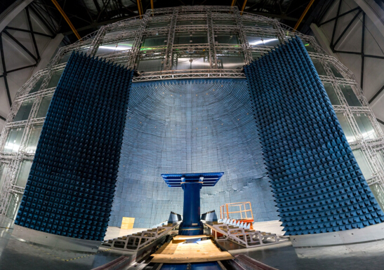 　　日前，依托“微波特性測(cè)量與仿真成像科學(xué)實(shí)驗(yàn)平臺(tái)”的建成，“浙江省微波目標(biāo)特性測(cè)量與遙感重點(diǎn)實(shí)驗(yàn)室”獲省科技廳、省發(fā)改委批準(zhǔn)認(rèn)定，正式落戶浙江德清地理信息小鎮(zhèn)，成為浙江省湖州市首批省級(jí)重點(diǎn)實(shí)驗(yàn)室。中國(guó)科學(xué)院遙感與數(shù)字地球研究所研究員、遙感衛(wèi)星應(yīng)用國(guó)家工程實(shí)驗(yàn)室總工程師邵蕓擔(dān)任該實(shí)驗(yàn)室主任