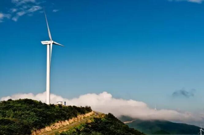 今年以來，一系列降成本新舉措陸續(xù)出臺，僅稅費成本一項就將為企業(yè)年內(nèi)減負(fù)超萬億元。目前，隨著各項政策措施的出臺和落地，降成本階段性效果已經(jīng)顯現(xiàn)