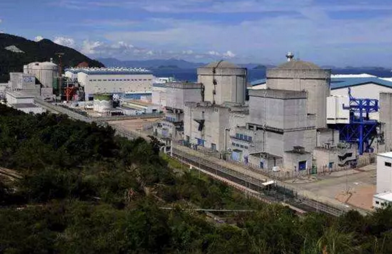 安徽省統(tǒng)計(jì)局近日發(fā)布信息，今年1~7月份，全省全社會(huì)用電量保持較快增長(zhǎng)，全社會(huì)用電量1089.1億千瓦時(shí)，同比增長(zhǎng)8.5%。其中，第一、二、三產(chǎn)業(yè)用電量分別增長(zhǎng)19%、7.6%和13.8%，增幅分別提高6、1.2和1.6個(gè)百分點(diǎn)