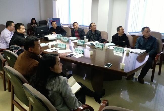 　　2017年8月，廣東省環(huán)境保護廳、廣東省交通廳聯(lián)合印發(fā)了《珠三角港口碼頭專題空氣質(zhì)量自動監(jiān)測站建設(shè)方案》，計劃在廣州、深圳、珠海、佛山和東莞，設(shè)立5個港口碼頭專題空氣質(zhì)量自動監(jiān)測點位，開展空氣質(zhì)量實時監(jiān)測，執(zhí)行嚴格的質(zhì)控質(zhì)保措施，提供高質(zhì)量的環(huán)境空氣監(jiān)測數(shù)據(jù)，為全面控制船舶大氣污染，改善粵港澳大灣區(qū)特別是珠三角沿海沿河區(qū)域和港口城市的環(huán)境空氣質(zhì)量提供技術(shù)支撐。按方案，廣州市的點位設(shè)于黃埔港