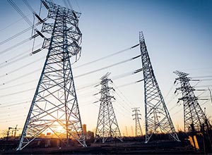 
            	近日，埃及電力控股公司（EEHC）已經(jīng)獲得來(lái)自埃及最大的城鎮(zhèn)Assiut和西開羅地區(qū)的重要電力項(xiàng)目提供價(jià)值21.25億埃鎊（約合1.19億美元）的電力和機(jī)械工程合同。據(jù)了解，該項(xiàng)目合同包括開羅西部和Assiut的Al Walideya電廠的坦克車場(chǎng)以及西開羅工廠的“鑰匙車間”