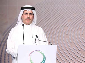 
            	　　近日，迪拜水電局官方表示，預(yù)計(jì)到2020年，其在穆罕默德?本?拉希德?阿勒馬克圖姆太陽(yáng)能園區(qū)研發(fā)（研發(fā)）中心的投資將達(dá)到5億迪拉姆（1.36億美元）?！　　　≡撔略O(shè)施旨在支持迪拜在太陽(yáng)能、智能電網(wǎng)、能源和水效率以及這些領(lǐng)域的能力建設(shè)方面的全球研發(fā)中心的地位，以使迪拜能夠滿足其可持續(xù)發(fā)展的要求