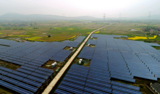 
            	近年來(lái)，合肥城市經(jīng)濟(jì)社會(huì)的快速發(fā)展，為地區(qū)農(nóng)村經(jīng)濟(jì)發(fā)展提供了更為廣闊的空間。合肥市緊緊圍繞“大湖名城、創(chuàng)新高地”的戰(zhàn)略定位，更加注重城鄉(xiāng)一體化發(fā)展目標(biāo)，農(nóng)村基礎(chǔ)設(shè)施得到全面改善與提高，現(xiàn)代農(nóng)業(yè)轉(zhuǎn)型得到進(jìn)一步深化