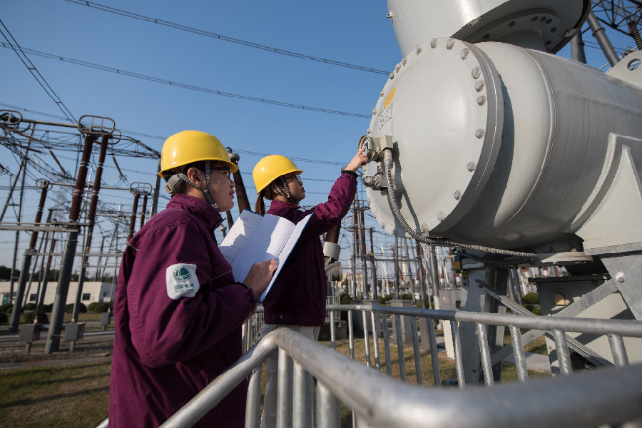 　　1月7日，上海發(fā)布今冬首個(gè)寒潮預(yù)警。8日，上海電網(wǎng)最高用電負(fù)荷達(dá)到2563萬千瓦，創(chuàng)全市冬季用電負(fù)荷歷史新高