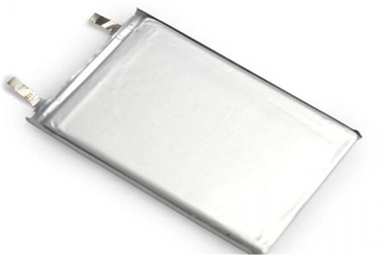 
	中國儲能網(wǎng)訊：相較于目前業(yè)內(nèi)趨之若鶩的高鎳三元電池和全固態(tài)鋰電池，被寄予厚望的富鋰錳基電池領(lǐng)域則一直顯得不溫不火。


	


	前途光明的富鋰錳基正極材料


	電動汽車是解決能源和環(huán)境問題的新型戰(zhàn)略產(chǎn)品，但目前電動汽車仍面臨續(xù)航里程短、成本偏高和安全性有所欠缺等問題，嚴(yán)重制約了電動汽車的大規(guī)模推廣應(yīng)用