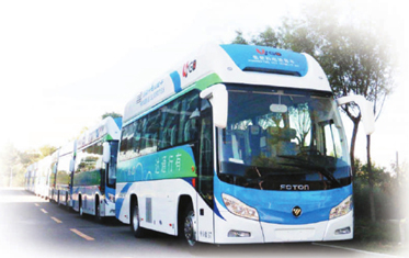 
	中國儲能網(wǎng)訊：在燃料電池汽車領(lǐng)域，我國的起步時(shí)間并不比其他國家晚，包括產(chǎn)品，也包括示范運(yùn)營。


	


	同濟(jì)大學(xué)校長助理、智能型新能源汽車協(xié)同創(chuàng)新中心主任余卓平介紹，早在2001年，國家“863”計(jì)劃電動汽車重大專項(xiàng)組專家在“十五”期間就確定了我國新能源汽車的技術(shù)路線——“三縱三橫”，其中“三縱”就意指混合動力汽車、純電動汽車、燃料電池汽車