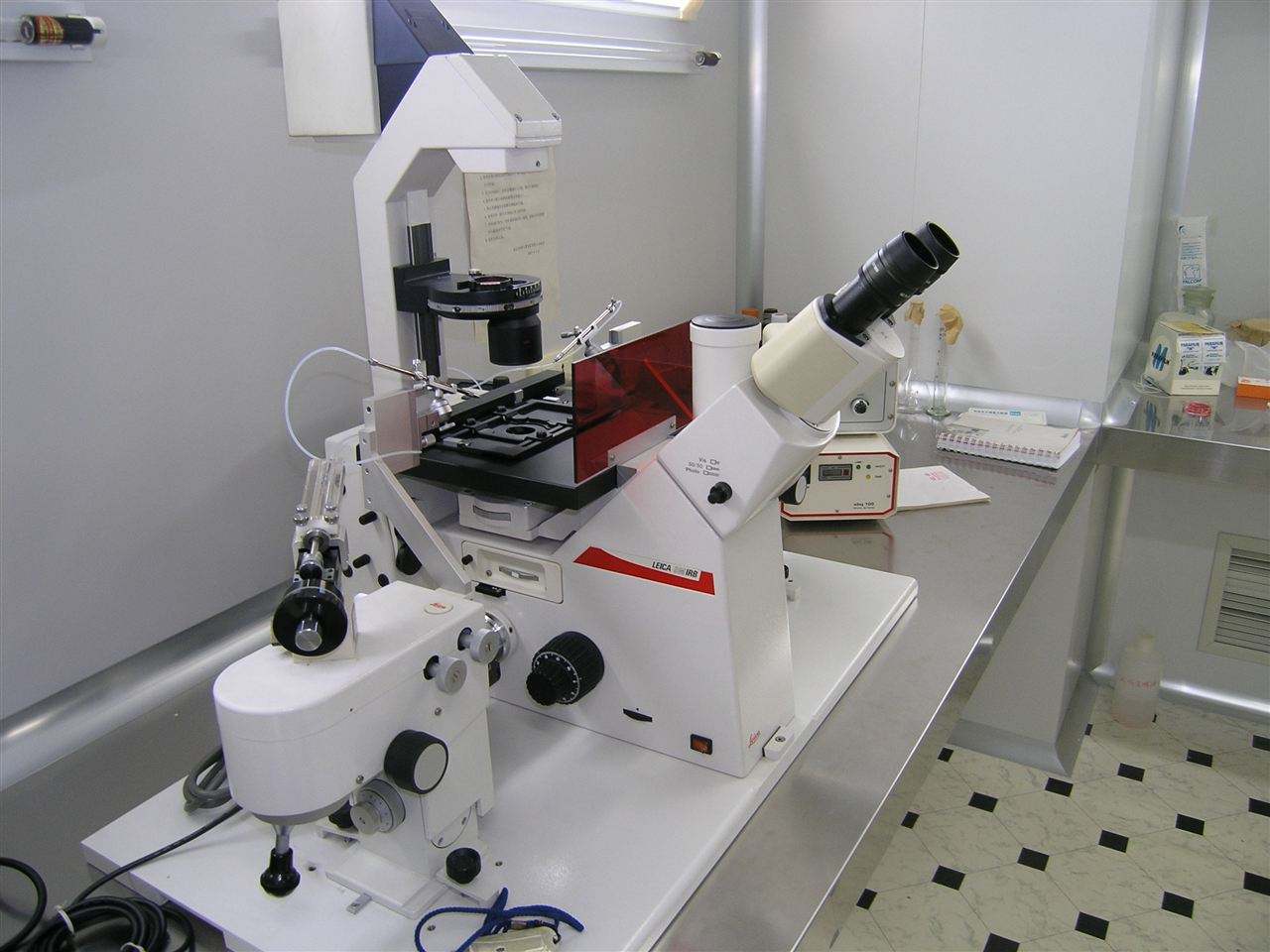 　　按照《河北省科學技術廳關于河北省大型科研儀器設備資源開放共享服務平臺啟動運行和統(tǒng)籌管理工作的通知》要求，日前，河北石家莊市科技局召開了補充完善科研儀器設備資源開放共享相關信息工作會議。  (圖片來自網絡，侵刪) 　　河北石家莊市科技局總工程師李新啟、省協(xié)同創(chuàng)新中心科技資源開發(fā)部經理李項軍以及160余家企事業(yè)單位負責人參加會議