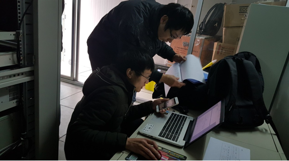 　　按照四川省環(huán)保廳《關于做好省控環(huán)境空氣質量監(jiān)測城市站監(jiān)測事權上收工作的通知》(川環(huán)辦發(fā)〔2017〕153號)文件要求，經綿陽環(huán)境監(jiān)測中心站與四川先河環(huán)?？萍加邢薰?以下簡稱“四川先河”)共同協(xié)商，并向省總站報備，綿陽環(huán)境監(jiān)測中心站于1月5日正式開展了省控環(huán)境空氣質量監(jiān)測城市站(以下監(jiān)測“省控站”)的監(jiān)測事權上收工作。  圖片來源綿陽市環(huán)境保護局 　　按照省環(huán)保廳和省總站的統(tǒng)一部署安排，綿陽環(huán)境監(jiān)測中心站積極準備、統(tǒng)籌協(xié)調，