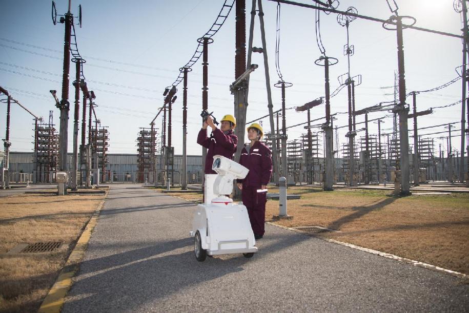 

　　俗話說：“數九寒天，冷在三九。”1月9日早晨，受北方強冷空氣影響，上海市區(qū)最低氣溫跌破0 ℃，郊區(qū)更是達到-4 ℃且伴有冰凍