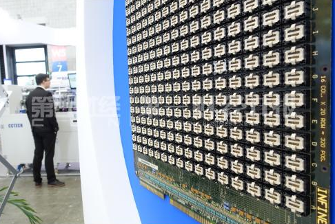 
            	“整個產(chǎn)業(yè)都在懸崖邊兒上跳舞，只是以為還沒掉下去?！比A為海思的一名內(nèi)部人員對于近期持續(xù)發(fā)酵的“芯片漏洞門”感嘆