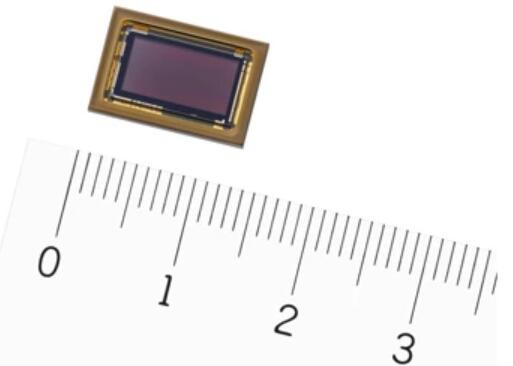 
            	搶自駕商機(jī)！Sony擴(kuò)大供應(yīng)車用圖像傳感器，豐田和日產(chǎn)等車廠將采用。Sony社長(zhǎng)平井一夫9日在拉斯韋加斯CES 2018舉行的記者會(huì)上透露，將供應(yīng)車用圖像傳感器給豐田汽車(Toyota)、日產(chǎn)汽車(Nissan)、現(xiàn)代汽車(Hyundai Motor)、起亞汽車(Kia)等車廠