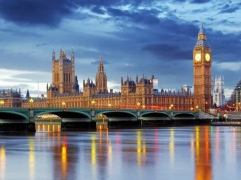 　　歐洲正在加快推廣智能燃?xì)獗?，僅在2017年，具有遠(yuǎn)傳功能的燃?xì)獗戆惭b數(shù)量就翻了一番，達(dá)到了1730萬臺(tái)，其中大部分的增長來自于法國、意大利、荷蘭和英國在其國內(nèi)的全面推廣。預(yù)計(jì)到2022年，歐洲將有近6000萬用戶安裝智能燃?xì)獗? onError=