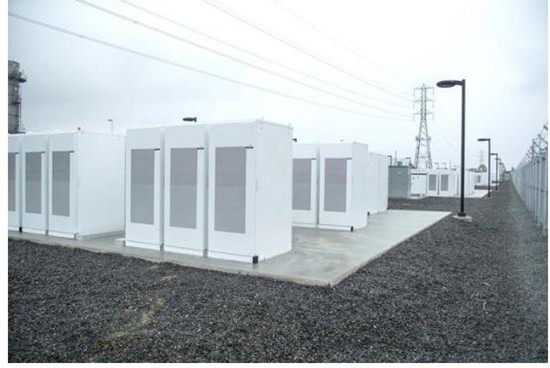 
            	據(jù)MiningWeekly援引彭博通訊社報道，以動力電池助推電動汽車熱潮的美國加利福尼亞州正啟動另外一場類似的公共設(shè)施革命，而這個可能給美國所有燃?xì)怆姀S帶來麻煩。1月11日，加州公用事業(yè)委員會批令該州最大公共設(shè)施公司――太平洋燃?xì)怆娏荆≒G＆E Corp．）改變高峰期供電方式