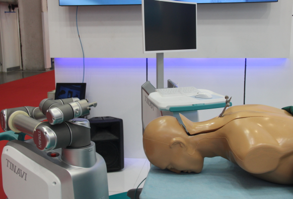 
            	隨著新一代信息技術(shù)的快速發(fā)展，醫(yī)療物聯(lián)網(wǎng)設(shè)備也變得越來(lái)越普遍。醫(yī)療組織正試圖從醫(yī)療儀器和病人那里收集更多有用的信息