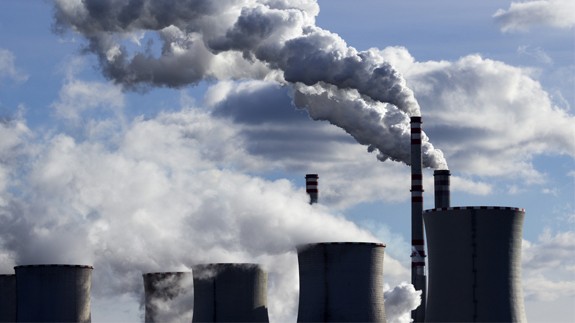 
            	全球能源格局的重大轉(zhuǎn)變，特別是與電動汽車和可再生能源發(fā)電有關(guān)，意味著到2030年，全球二氧化碳排放量將保持高位水平。據(jù)數(shù)據(jù)和分析專家麥肯錫能源洞察（MEI）預(yù)測，到2030年，全球汽車銷量的20%將是電動汽車，比2020年的3%有所上升