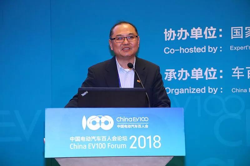 
	各位領(lǐng)導(dǎo)，各位專(zhuān)家，各位行業(yè)同仁，大家下午好！非常感謝組委會(huì)再次給我這樣一個(gè)機(jī)會(huì)，向大家匯報(bào)一下在過(guò)去一年里，我們?cè)谘邪l(fā)和國(guó)際化發(fā)展過(guò)程中做的一些工作，希望與大家共享。


	


	萬(wàn)向 A 一二三系統(tǒng)有限公司工程副總裁：陳 旸


	我今天匯報(bào)的主要內(nèi)容，首先簡(jiǎn)單談一下技術(shù)，然后談一下我們的國(guó)際化發(fā)展進(jìn)程