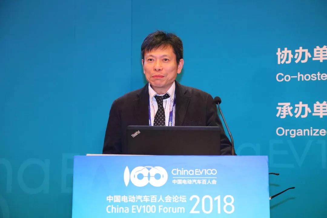 
	各位專(zhuān)家，各位老師，下午好！非常高興有這個(gè)機(jī)會(huì)來(lái)參加百人會(huì)論壇，來(lái)跟大家共同探討如何普及新能源汽車(chē)。我今天講的課題是如何洞察車(chē)載動(dòng)力電池心靈的分析解析技術(shù)，主要用于電池安全性、壽命智能型預(yù)測(cè)與新型固體電池的開(kāi)發(fā)