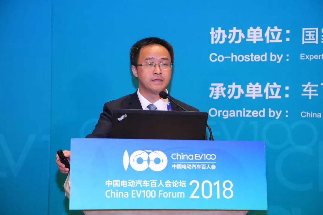 
	非常高興也非常榮幸沃特瑪電池能夠在中國(guó)電動(dòng)汽車(chē)百人會(huì)這個(gè)平臺(tái)上去做一個(gè)分享。我今天演講的主題是“創(chuàng)新驅(qū)動(dòng)，共贏未來(lái)”