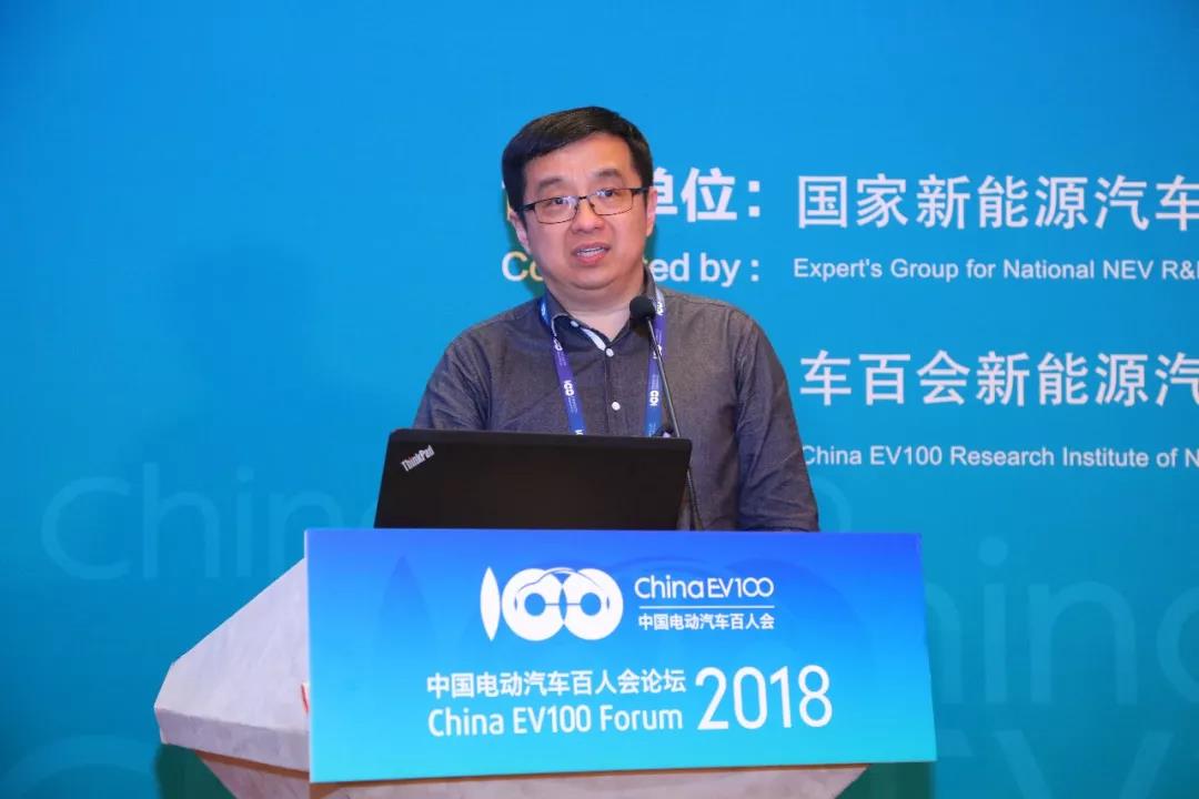 
	非常榮幸能夠受邀來(lái)百人會(huì)論壇和大家分享一些我們的感受。我是第二次來(lái)參加百人會(huì)的年度論壇，這個(gè)論壇真的可以用熱火朝天來(lái)形容