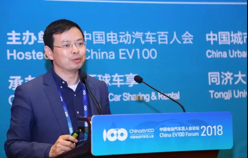 
	尊敬的汪部長(zhǎng)，尊敬的各位院士還有各位嘉賓，大家下午好！今天非常榮幸代表我們公司跟大家分享關(guān)于未來(lái)共享出行將發(fā)生怎樣的轉(zhuǎn)變。


	


	普華永道思略特合伙人 彭波



	我們看到榮總、曹總把他們的干貨拿出來(lái)，運(yùn)營(yíng)三年共享出行，實(shí)際運(yùn)營(yíng)中對(duì)整個(gè)交通帶來(lái)的變化、對(duì)整個(gè)社會(huì)帶來(lái)的價(jià)值，它作為一種商業(yè)模式未來(lái)會(huì)怎樣發(fā)展呢？首先我們提了一個(gè)概念，強(qiáng)承載力，這樣的商業(yè)模式是什么概念呢？它承載著什么呢？簡(jiǎn)單利用10到15分鐘時(shí)間給大家做分享