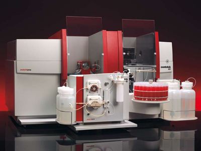 　　美國(guó)國(guó)家標(biāo)準(zhǔn)技術(shù)研究院(NIST)發(fā)布消息稱(chēng)，其科學(xué)家發(fā)明了新型電磁誘導(dǎo)透明(EIT)光譜儀。該光譜儀可以高精度地測(cè)量單光子源的特性，使未來(lái)通信網(wǎng)絡(luò)不易受黑客攻擊成為可能