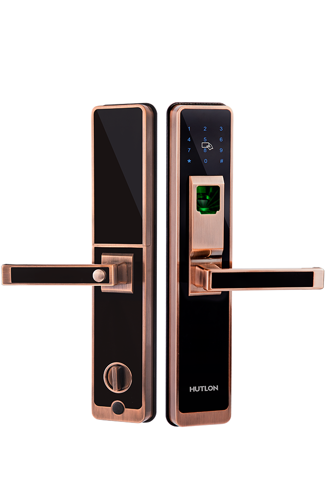 
            	智能鎖今年很火但是又沒(méi)那么火，2016年鎖可能很火，但是2017年大家都普遍都知道智能鎖，大家都在做鎖，像安防、家電、樓宇對(duì)講、中控主機(jī)等領(lǐng)域幾乎家家都有。雖然C端市場(chǎng)有所增長(zhǎng)，但占據(jù)半壁江山以上的仍然是B端市場(chǎng)，但正真獲取巨額盈利的是B端市場(chǎng)