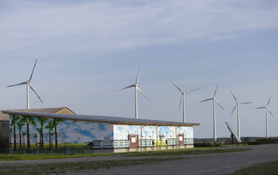 
	中國(guó)儲(chǔ)能網(wǎng)訊：歐洲電力儲(chǔ)能市場(chǎng)在過(guò)去兩年中取得了令人矚目的增長(zhǎng)。歐洲各國(guó)2015年新安裝的蓄電池容量達(dá)到300兆瓦時(shí)，而到了2017年，就增加到700兆瓦時(shí)以上