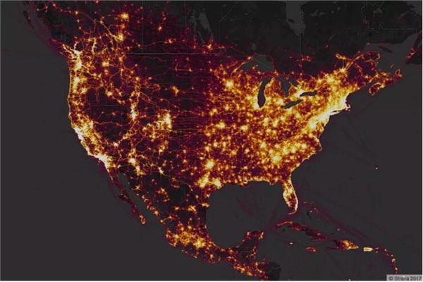 
            	最近，一家健身追蹤App制造商――Strava在去年11月發(fā)布的一份“熱圖”被扒出，一名細(xì)心的澳大利亞學(xué)生發(fā)現(xiàn)，該圖暴露了世界各地軍事基地，人們很容易找出相關(guān)位置和人員的路線。據(jù)悉，該熱圖顯示了來(lái)自世界各地的用戶的活動(dòng)情況，包含三萬(wàn)億個(gè)經(jīng)緯度坐標(biāo)上十億次活動(dòng)的信息