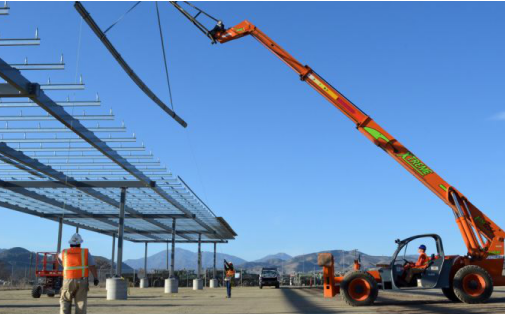 
	中國(guó)儲(chǔ)能網(wǎng)訊：大多數(shù)企業(yè)很難拿出前期資金來(lái)建立一個(gè)微電網(wǎng)，而其融資可能是一個(gè)令人頭疼的問(wèn)題。從理論上講，如果一個(gè)擁有無(wú)限資本的企業(yè)購(gòu)買項(xiàng)目并以客戶的名義代替客戶進(jìn)行操作，以換取服務(wù)費(fèi)，那么這個(gè)問(wèn)題就會(huì)迎刃而解